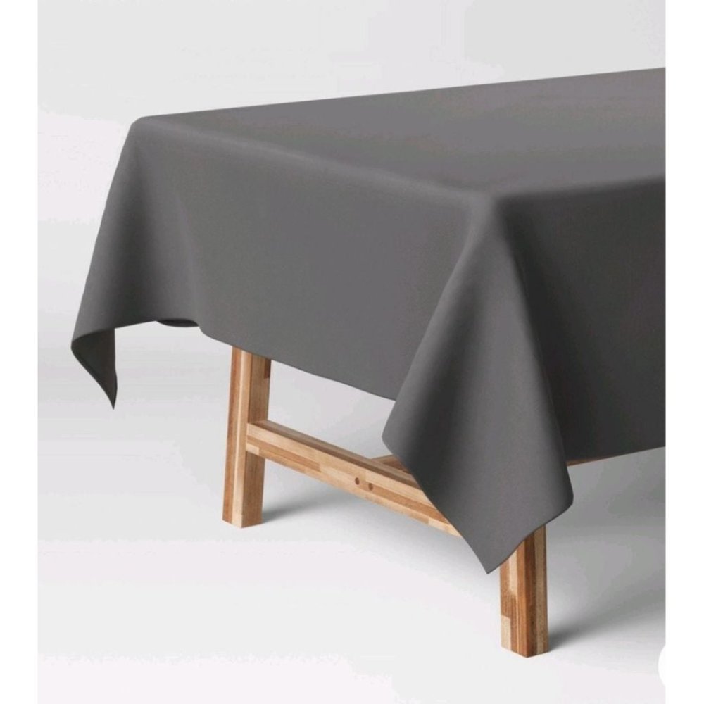 THRESHOLD, Oblong Tablecloth Seats 6 to 8 (60in x 84in)